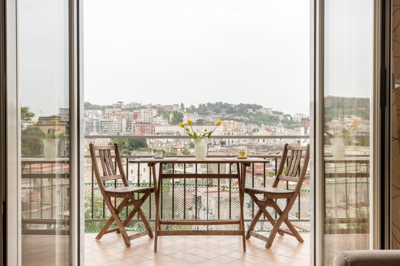 Panoramic Flat Between Materdei And Fontanelle Napoli Bagian luar foto
